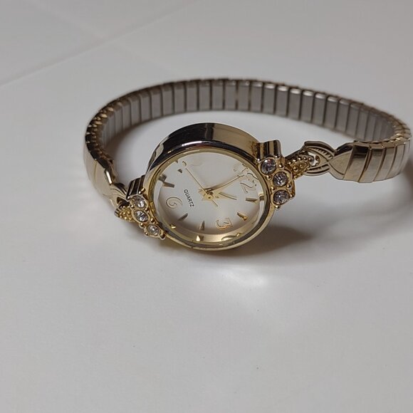 Pretty 6 Inch Gold Tone Stretch Watch With Clear Stones - Picture 11 of 13